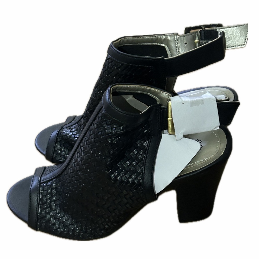 Women Black leather heeled sandals